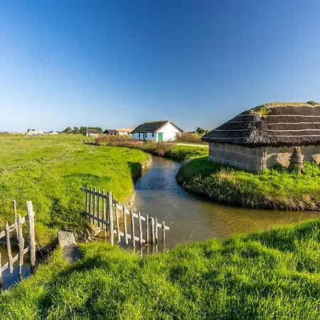 Mh 6 Personnes Au Calme Bois Dormant 4* אתר קמפינג *